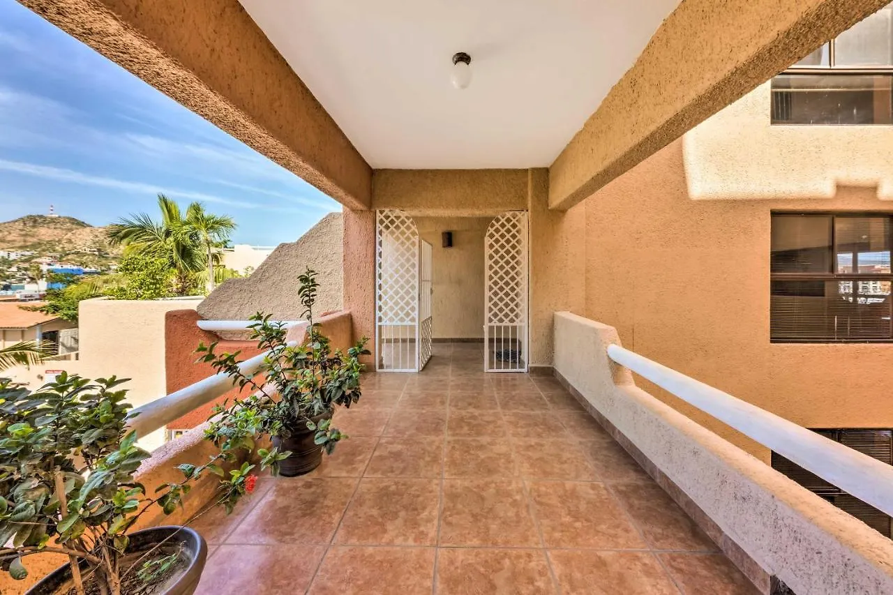 Chic Cabo San Lucas Getaway Less Than 2 Miles To Beaches! 0*,