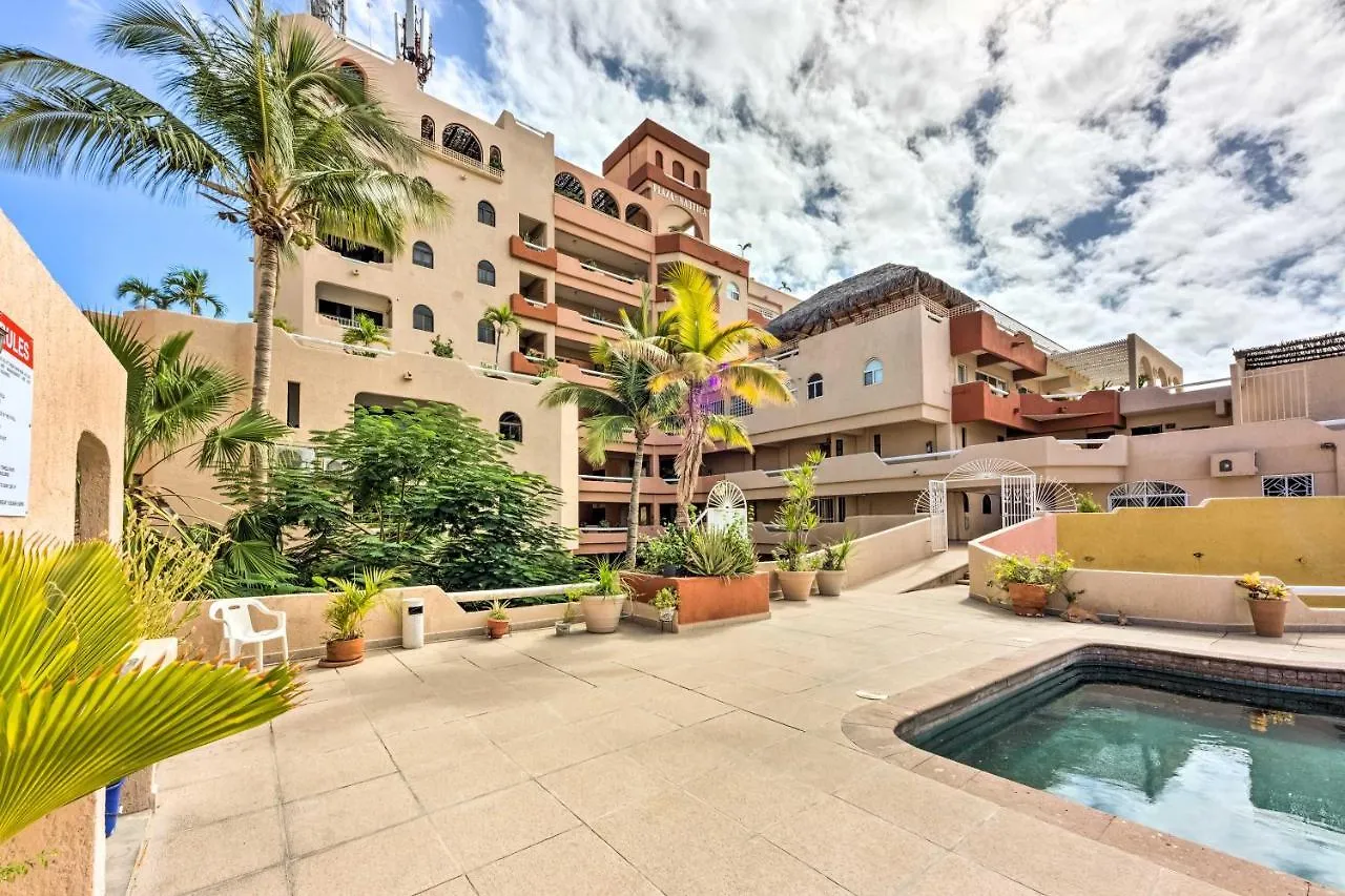 Chic Cabo San Lucas Getaway Less Than 2 Miles To Beaches! Lägenhet